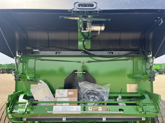 Image of John Deere 561M equipment image 2