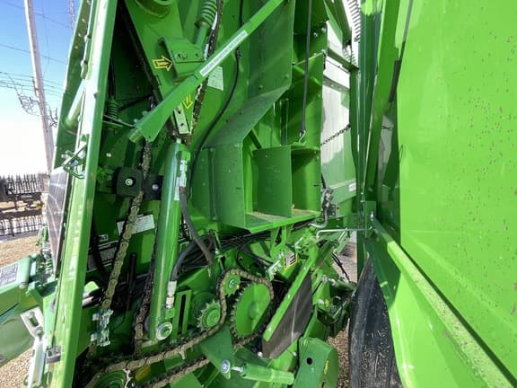 Image of John Deere 561M equipment image 3