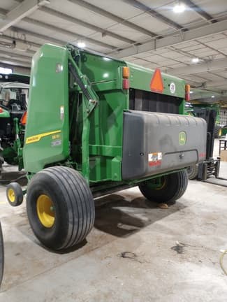 Image of John Deere 561M equipment image 3