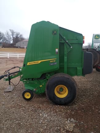 Image of John Deere 561M equipment image 4