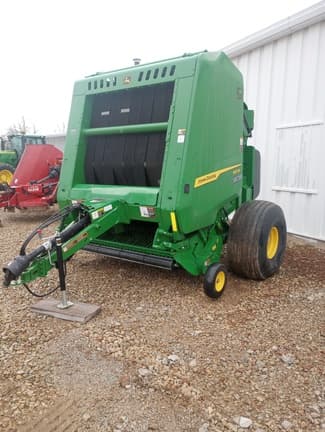 Image of John Deere 561M equipment image 3