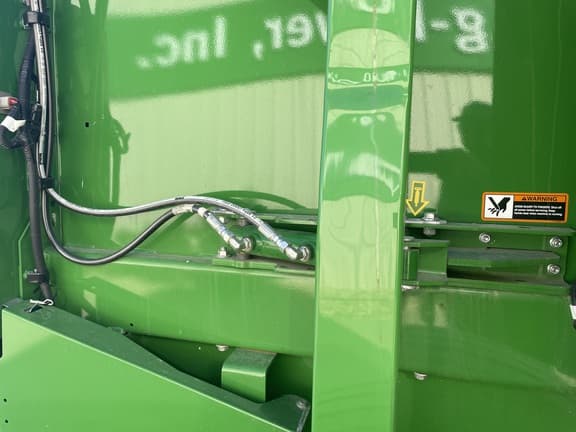 Image of John Deere 561M equipment image 4