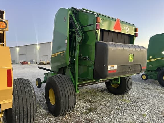 Image of John Deere 561R equipment image 3