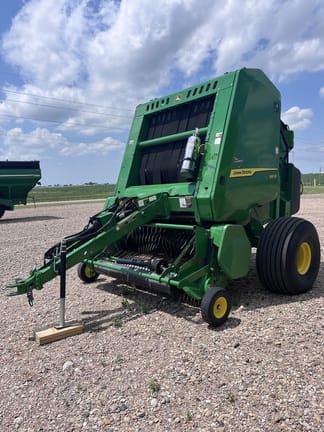2025 John Deere 561R Equipment Image0