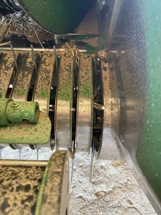 Image of John Deere 561R equipment image 3