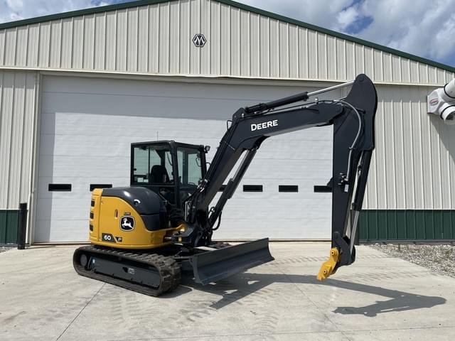 Image of John Deere 60P equipment image 2