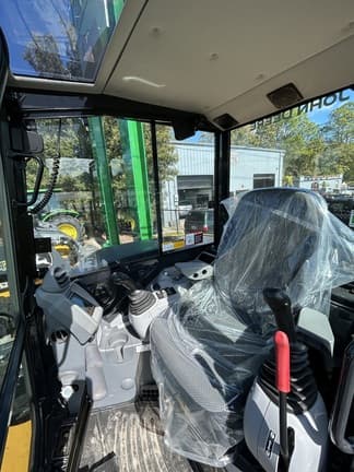 Image of John Deere 60P equipment image 4