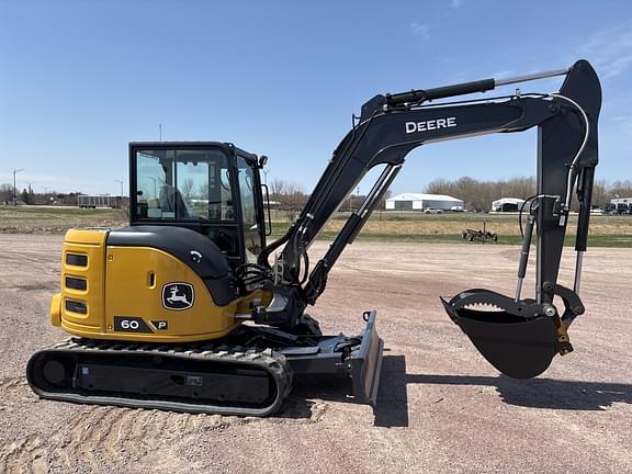 Image of John Deere 60P equipment image 1
