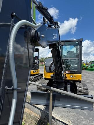 Image of John Deere 60P equipment image 2