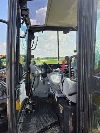 Image of John Deere 60P equipment image 4