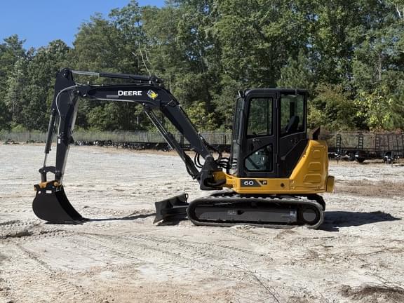Image of John Deere 60P equipment image 4