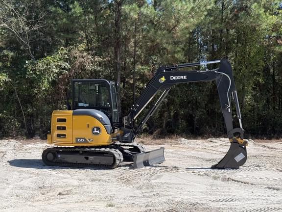 Image of John Deere 60P equipment image 3