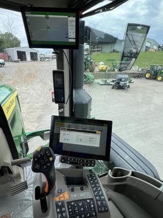 Image of John Deere 600R equipment image 3
