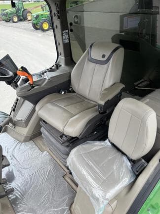 Image of John Deere 600R equipment image 2