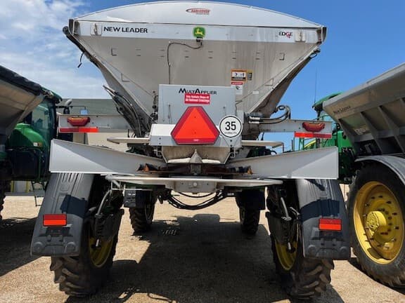 Image of John Deere 600R equipment image 4