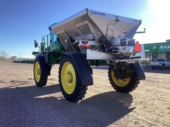 Image of John Deere 600R equipment image 3