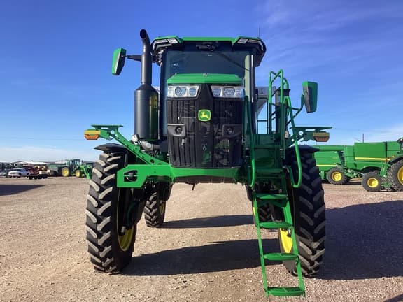 Image of John Deere 600R equipment image 1