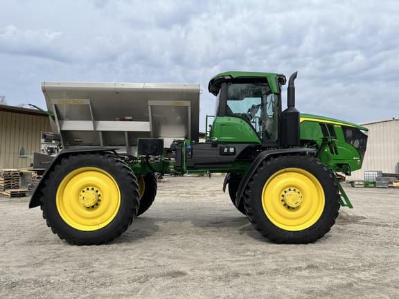 Image of John Deere 600R equipment image 2