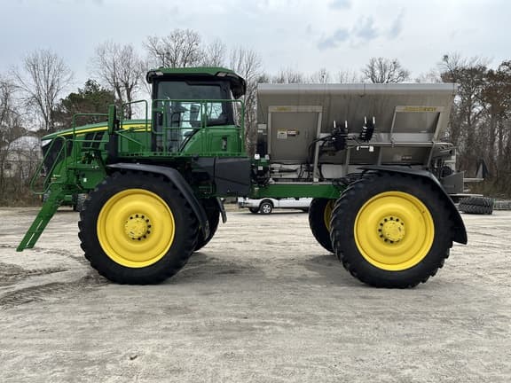 Image of John Deere 600R equipment image 1