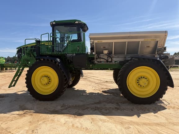 Image of John Deere 600R equipment image 3