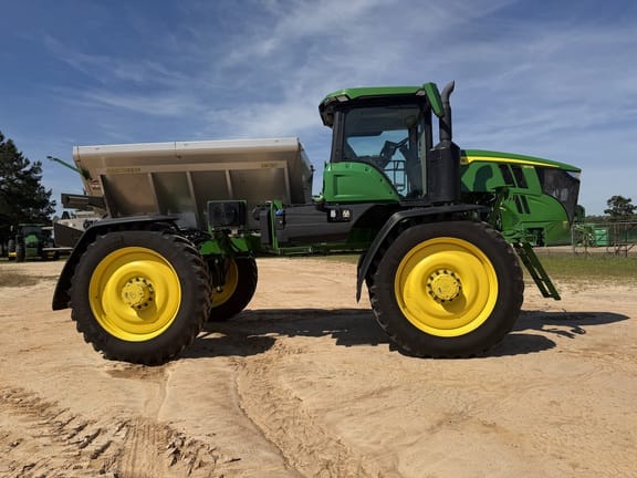2025 John Deere 600R Equipment Image0