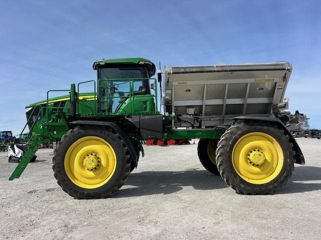 Image of John Deere 600R equipment image 2