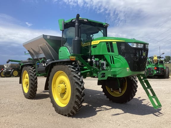 2025 John Deere 600R Equipment Image0