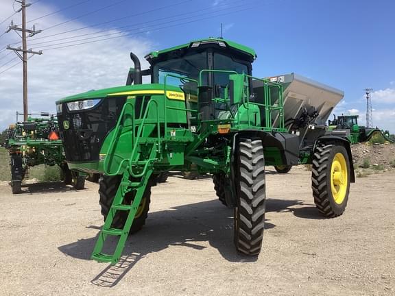 Image of John Deere 600R equipment image 2