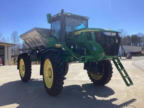 2025 John Deere 600R Equipment Image0