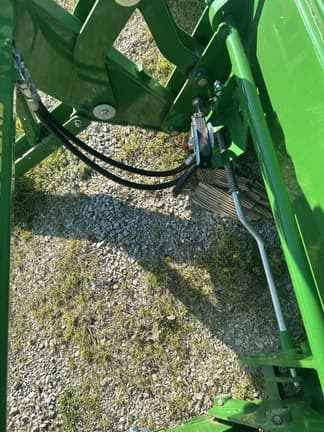 Image of John Deere 600R equipment image 4