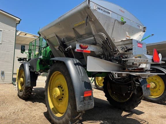 Image of John Deere 600R equipment image 3