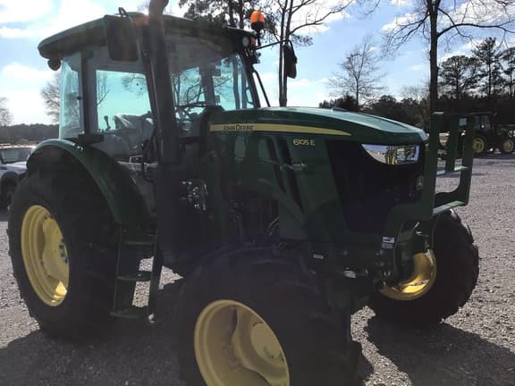 Image of John Deere 6105E equipment image 3