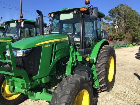 Image of John Deere 6105E equipment image 3