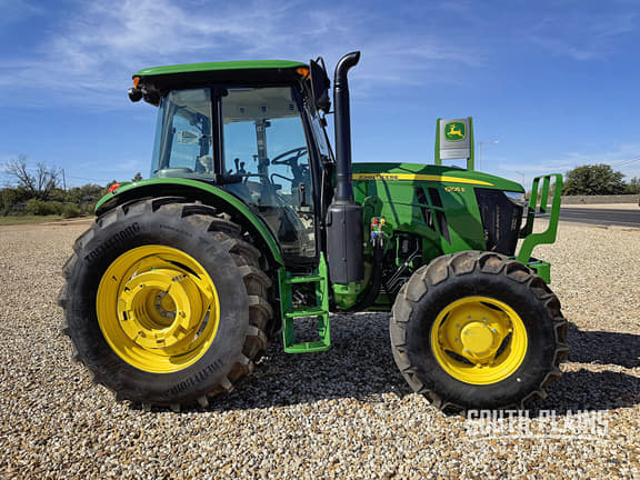 Image of John Deere 6105E equipment image 1