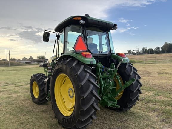 Image of John Deere 6105E equipment image 2