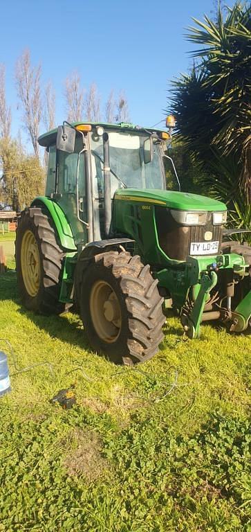 Image of John Deere 6105E equipment image 2