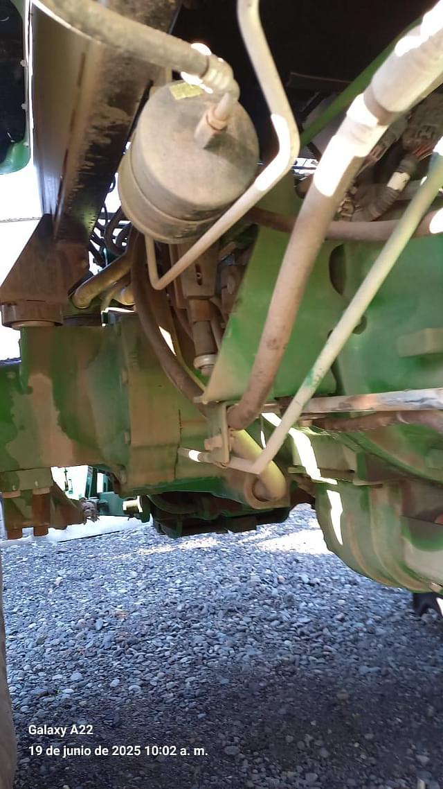 Image of John Deere 6105E equipment image 4