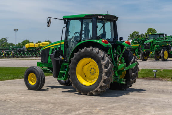 Image of John Deere 6110M equipment image 2