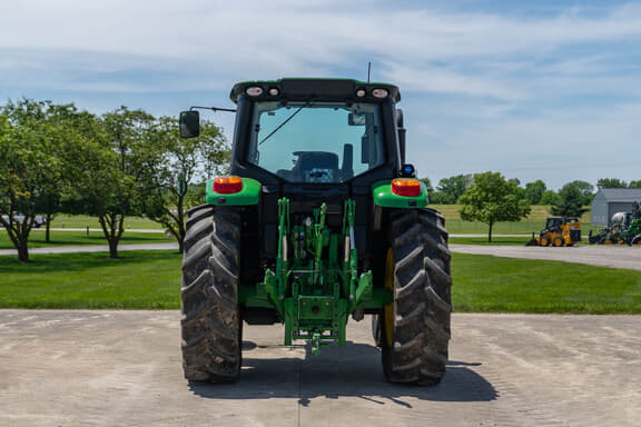 Image of John Deere 6110M equipment image 3