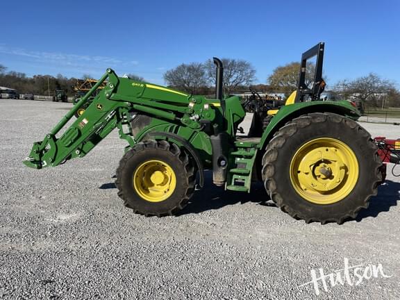 Image of John Deere 6110M equipment image 4