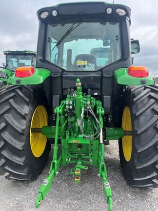 Image of John Deere 6110M equipment image 4