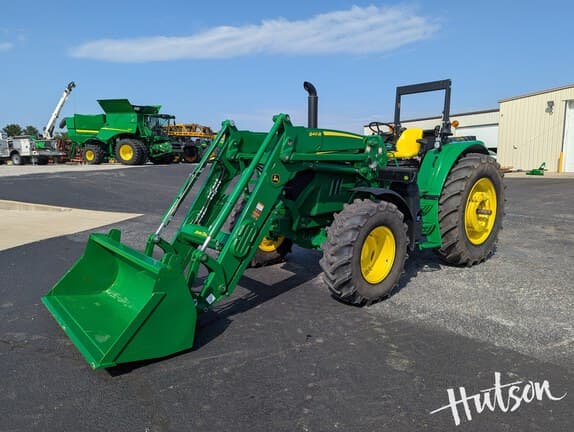 Image of John Deere 6110M equipment image 1