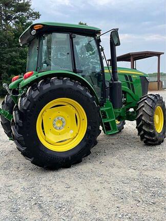 Image of John Deere 6120E equipment image 4