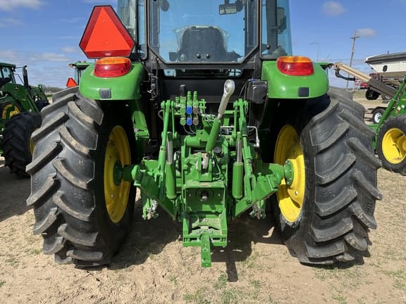 Image of John Deere 6120E equipment image 2