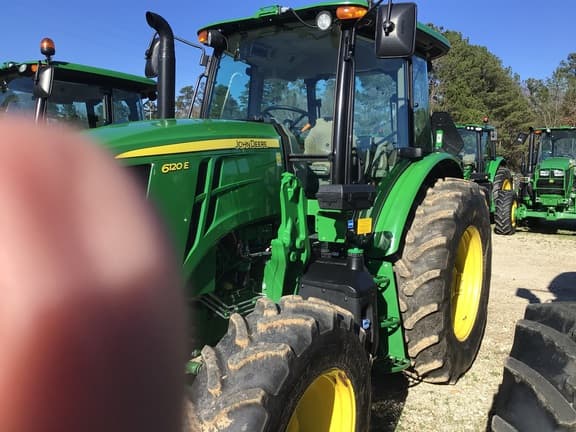 Image of John Deere 6120E equipment image 3