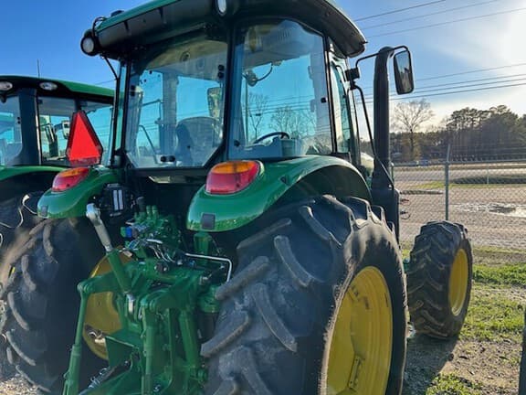 Image of John Deere 6120E equipment image 4