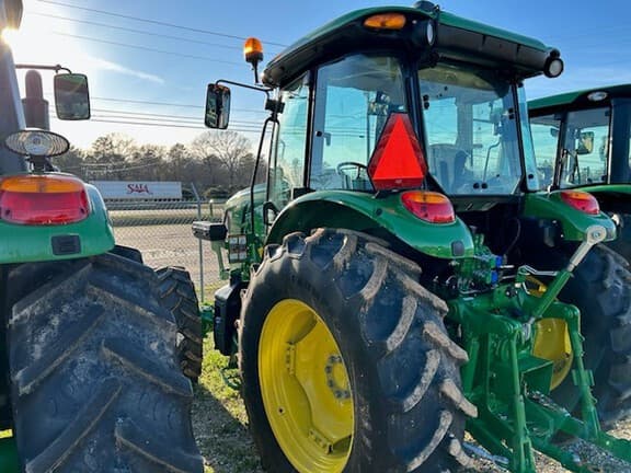 Image of John Deere 6120E equipment image 2