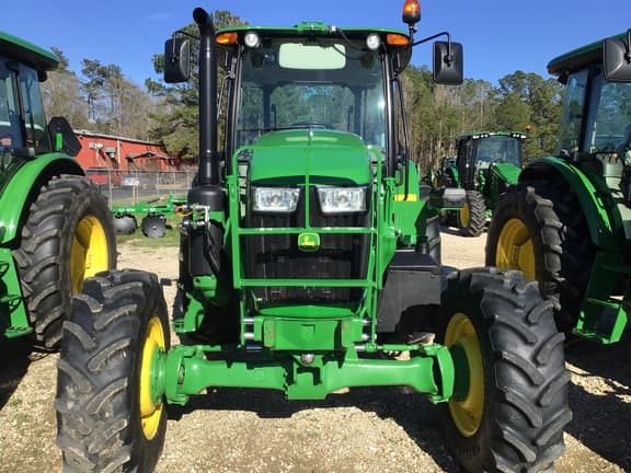 Image of John Deere 6120E equipment image 3
