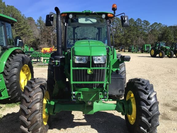 Image of John Deere 6120E equipment image 3