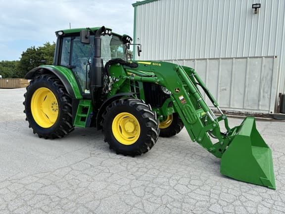 Image of John Deere 6120M equipment image 2